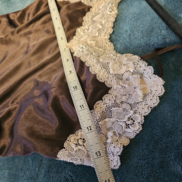 3/$25 Vintage Worthington Satin Chemise Cami in Ivory and Brown size XS - Picture 6 of 6